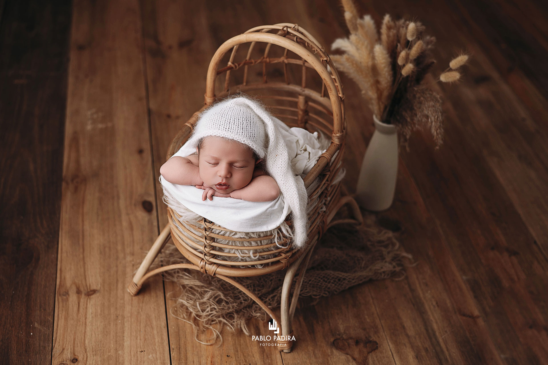 sesión newborn en San Fernando Cádiz bebé dormido en estudio profesional