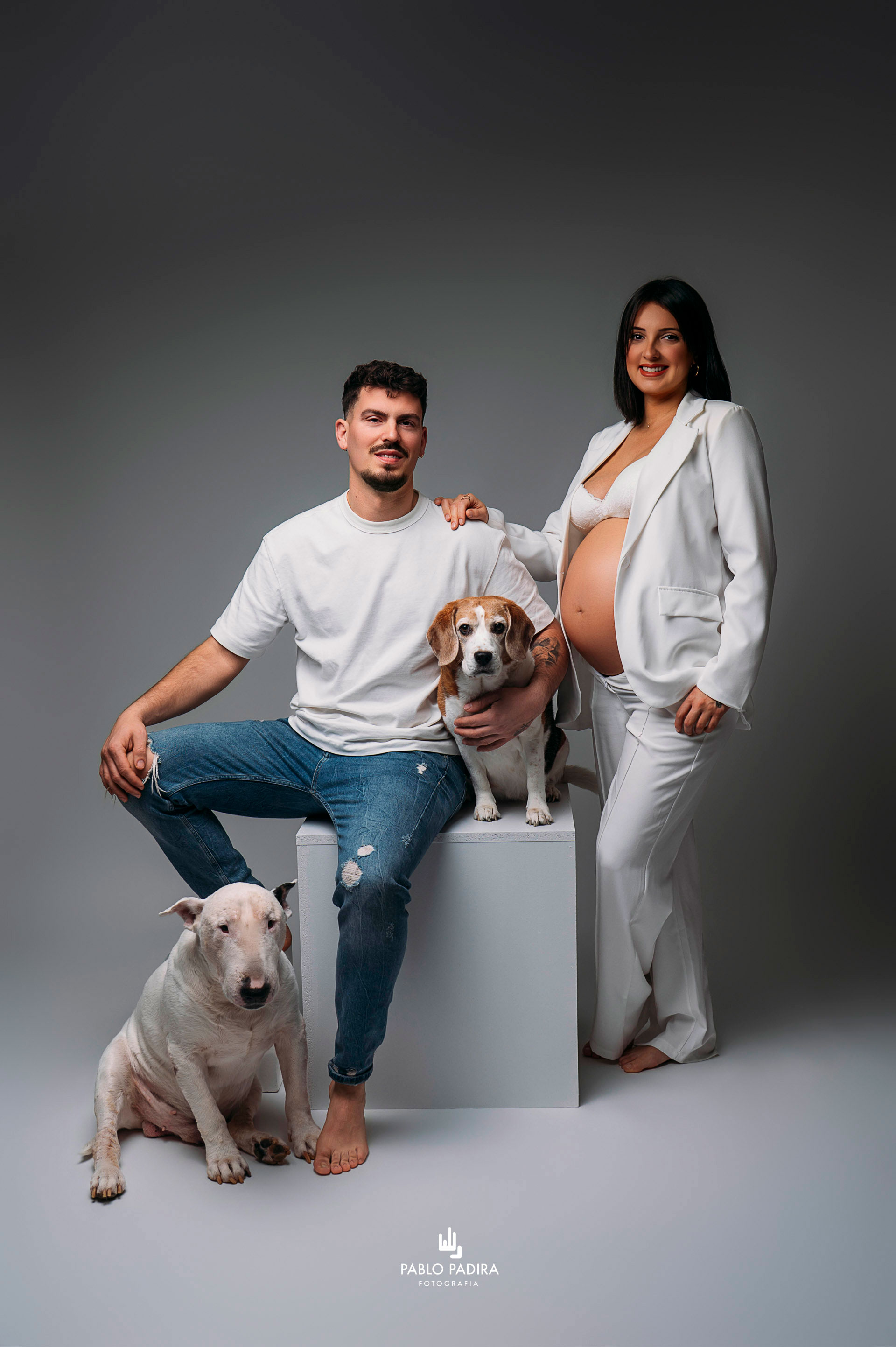 Fotografía de embarazo en estudio en San Fernando Cádiz